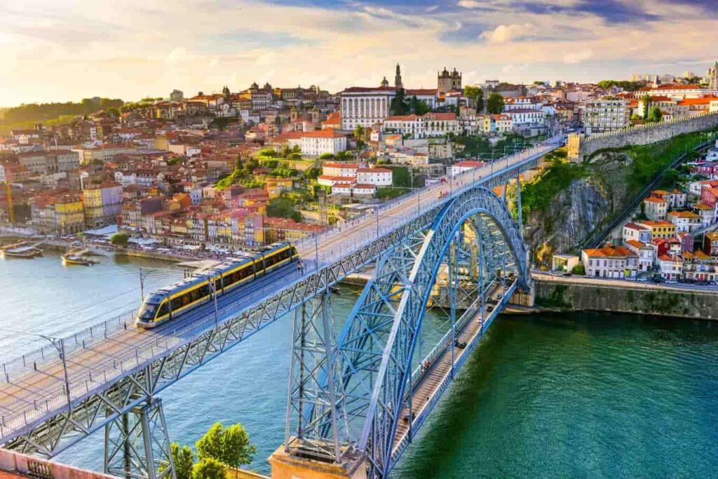 Imagem de regiões para conseguir emprego em Portugal