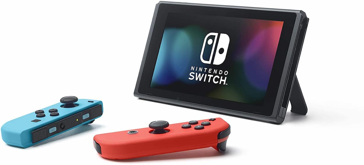 Nintendo Switch base e joy-con vermelho e azul