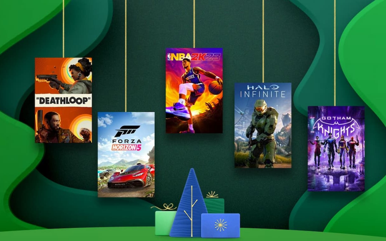 Arte do Xbox com fundo verde, 4 jogos diferentes pendurados por um fio branco e arte de árvore de Natal e caixa de presentes