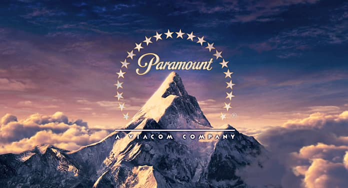Imagem do logo do paramount, com um fundo de montanhas, que integram a imagem e o logo.