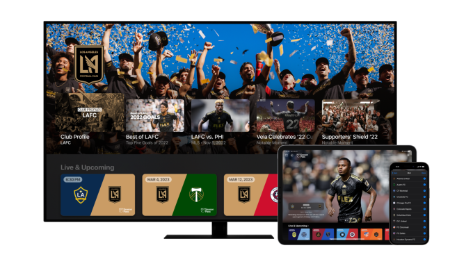 Imagens demonstrando o serviço em TV, celular e tablet