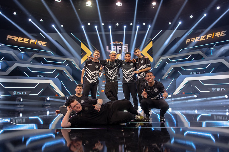 Imagem da equipe de Free Fire TSM