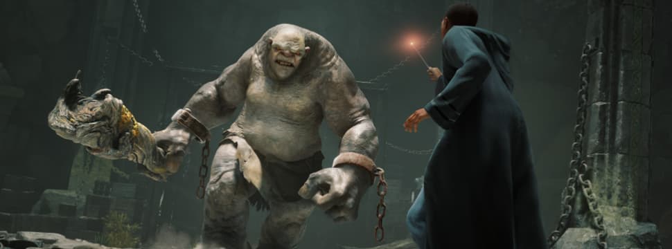 Imagem de aluno batalhando contra um trasgo em Hogwarts Legacy