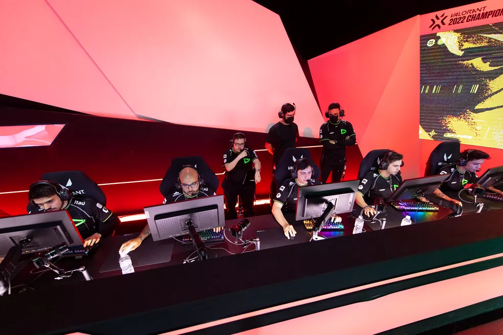 Imagem de antiga line da LOUD em campeonato de Valorant